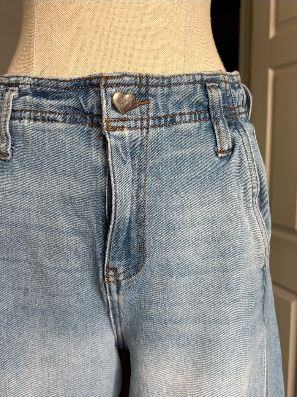 Jeans - Picture 2 of 5
